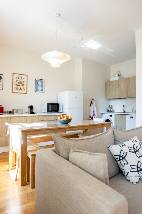 Bel Appartement, Bien Equipe Et Confortable Dans Le Centre Historique Fougères Esterno foto